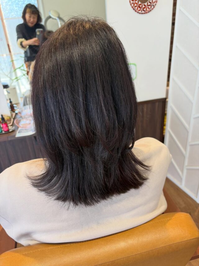 初ハーブカラーでツヤツヤ♡

#ハーブカラー
#ネオウルフ
#マリカヘアアンドスパ
#廿日市美容室